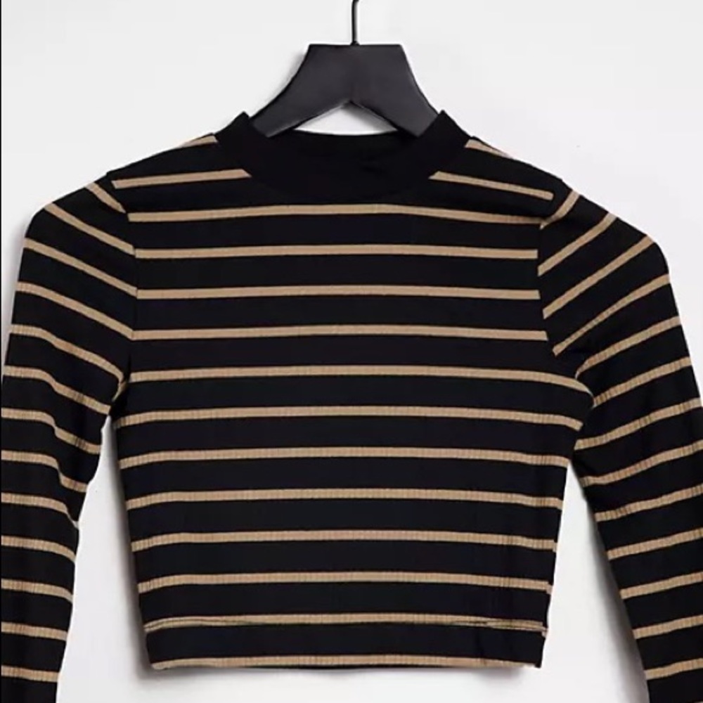 Collusion long sleeve crop top, size 4